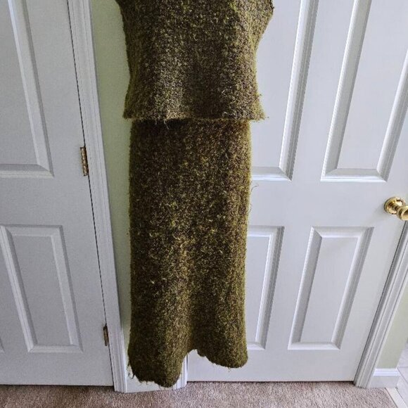 Vintage Design Today's Acrylic & Wool Green Moss Top & Matching Skirt Set - Picture 13 of 15